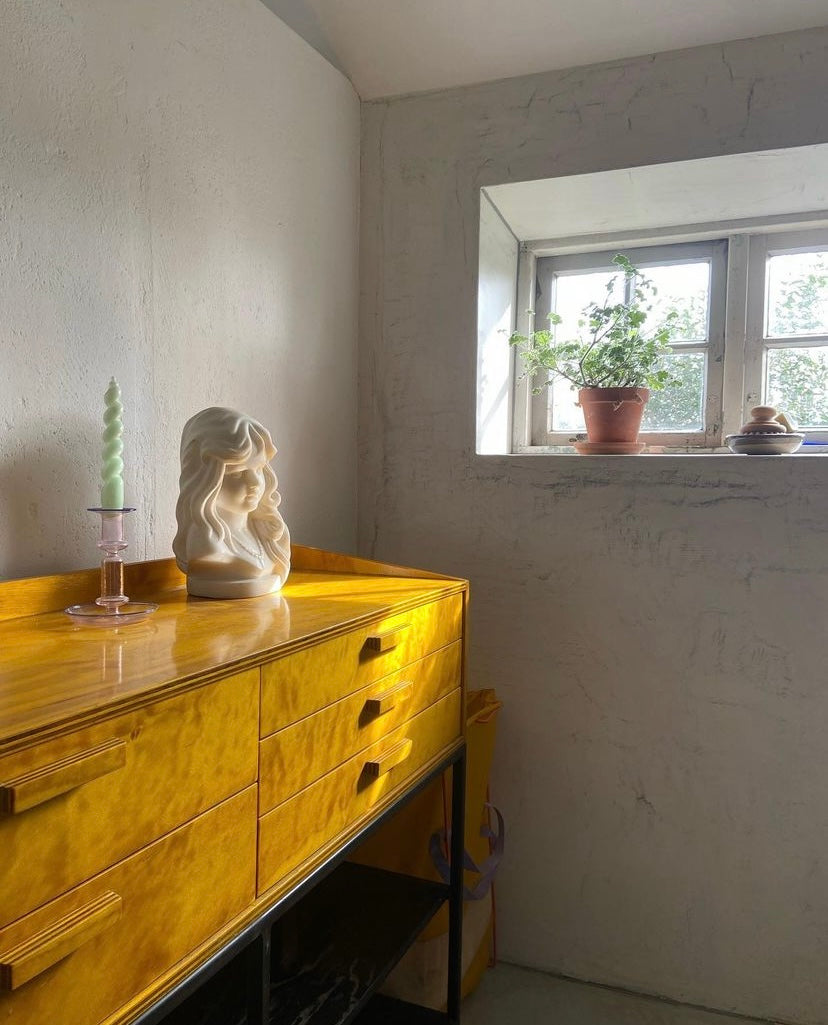 The Pinnacle — Dressoir